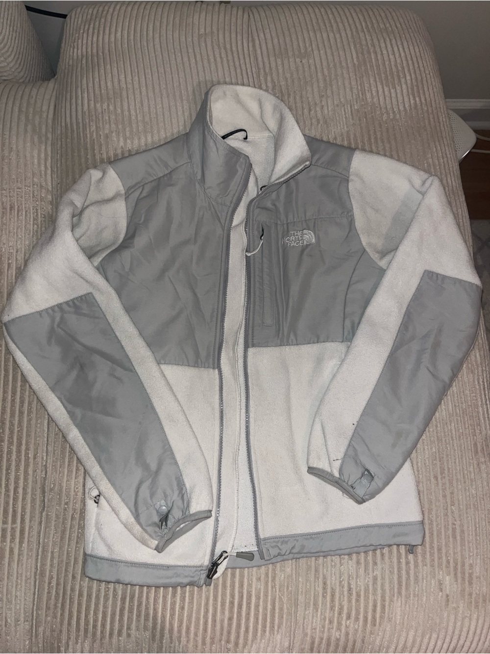 The North Face Women’s Size Small Light Gray and White Fleece Jacket